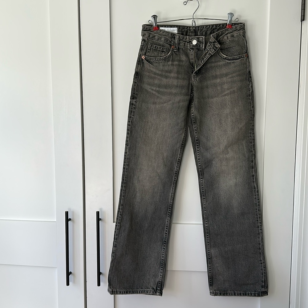 Zara Jeans NWOT
TRF Low-rise wide leg jeans 
Black